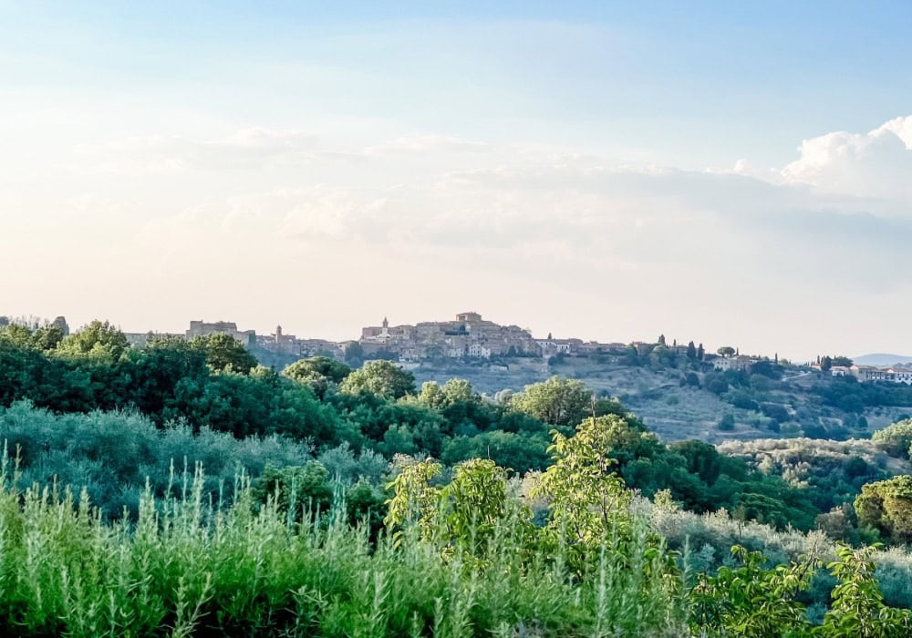 hilltop town near La Moscadella